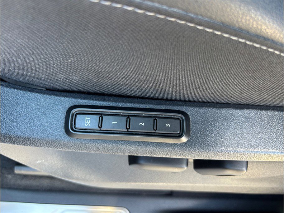 Used 2019 Volkswagen Atlas SEL Premium AWD/4WD image 24