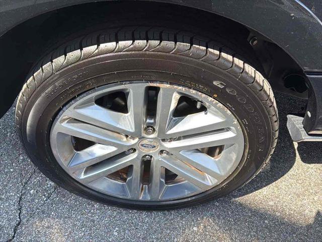 Used 2016 Ford Expedition EL Platinum image 13