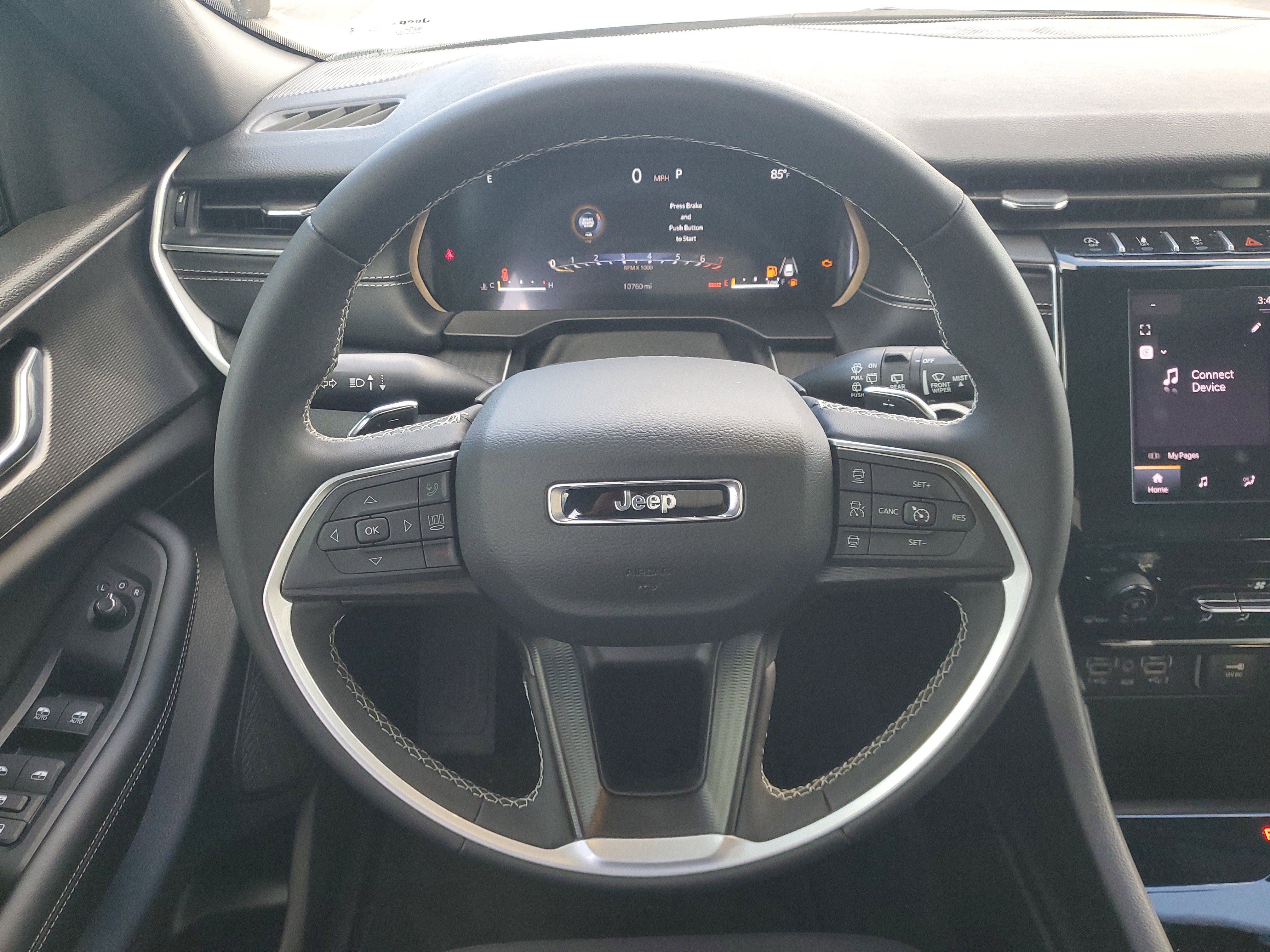 Used 2025 Jeep Grand Cherokee L Laredo w/ Trailer Tow Package image 17