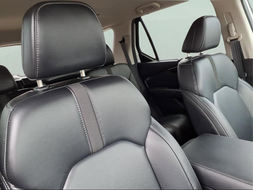 Used 2025 Honda Pilot EX-L image 16