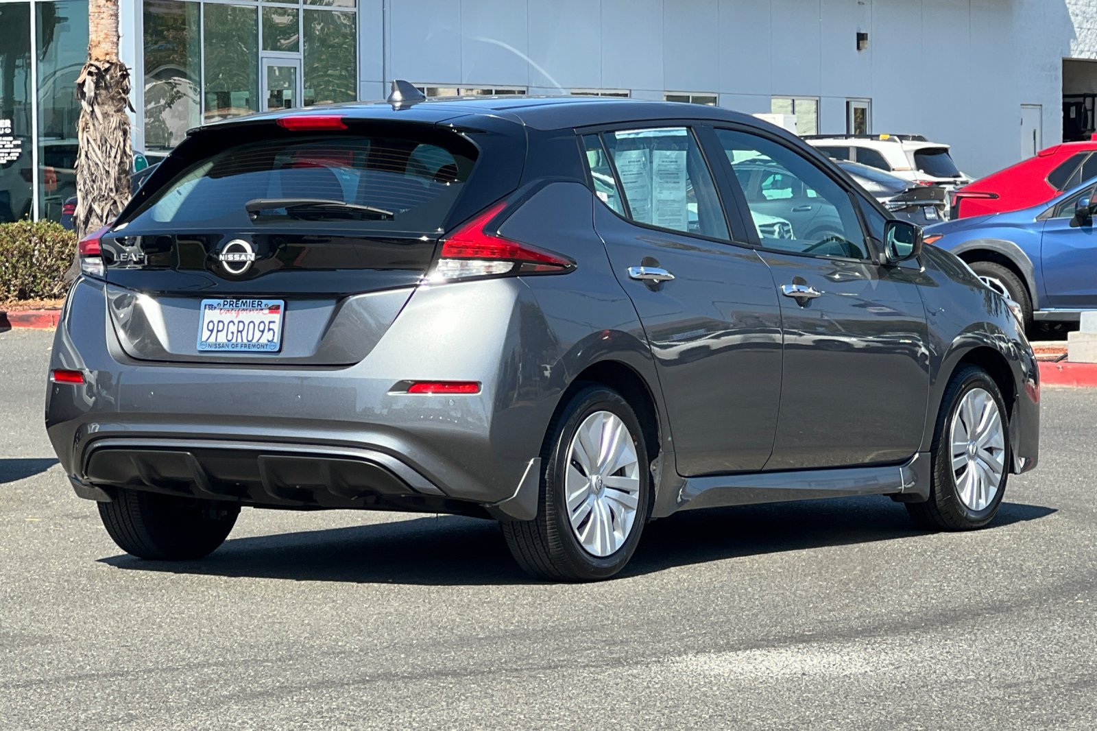 Certified 2025 Nissan Leaf S FWD image 4