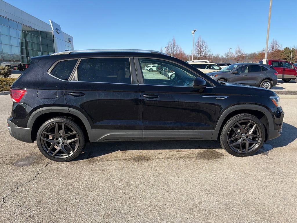 Used 2022 Volkswagen Taos SEL image 8