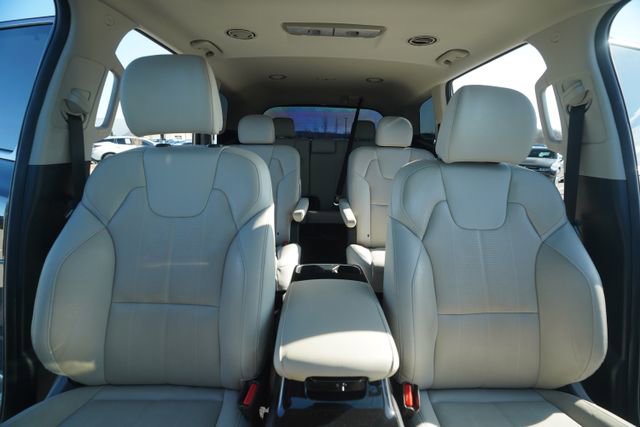 Used 2024 Kia Telluride EX w/ EX Captain's Chair Package image 37