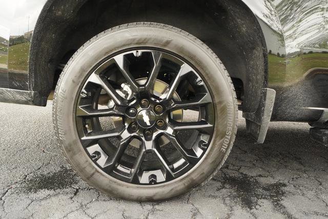 Used 2025 Chevrolet Silverado 1500 High Country w/ High Country Premium Package AWD/4WD image 45