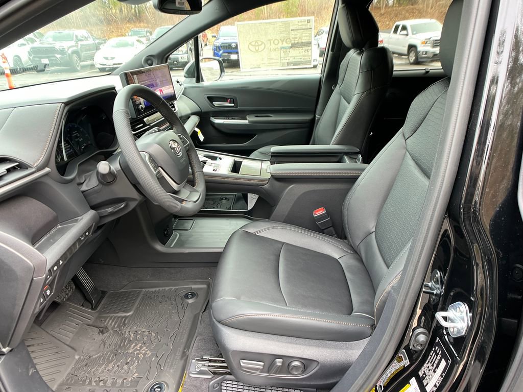 New 2026 Toyota Sienna XLE Woodland Edition image 9