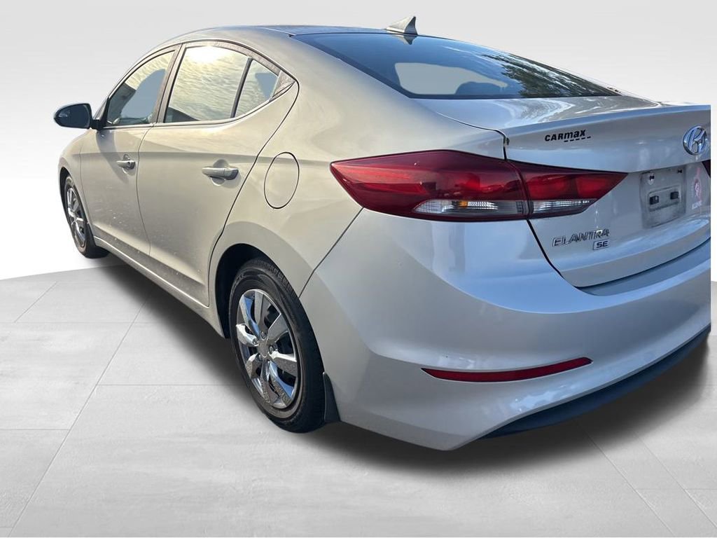 Used 2017 Hyundai Elantra SE image 21