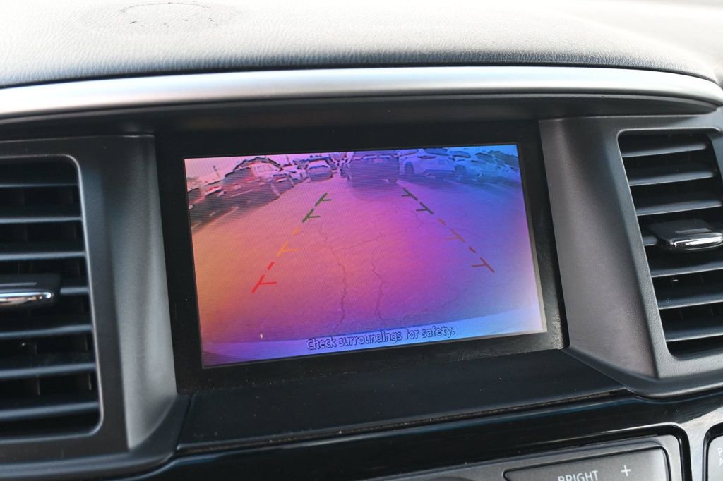 Used 2016 Nissan Pathfinder SV w/ Cargo Package image 11