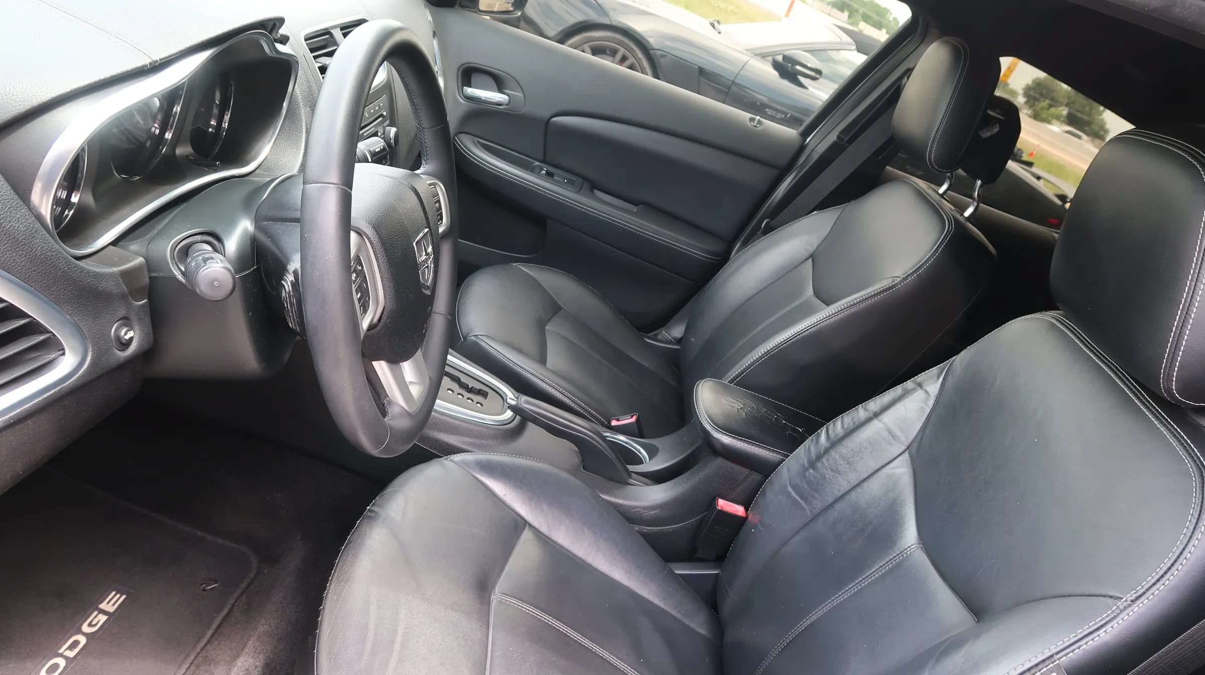 Used 2014 Dodge Avenger SXT FWD image 17