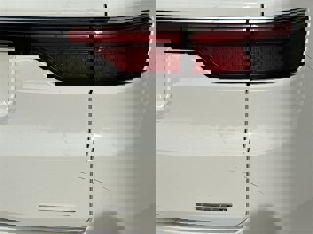 Used 2024 Jeep Wagoneer L Series II image 6