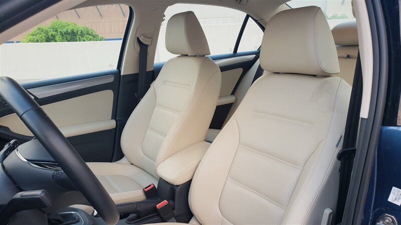 Used 2018 Volkswagen Jetta SE FWD image 9