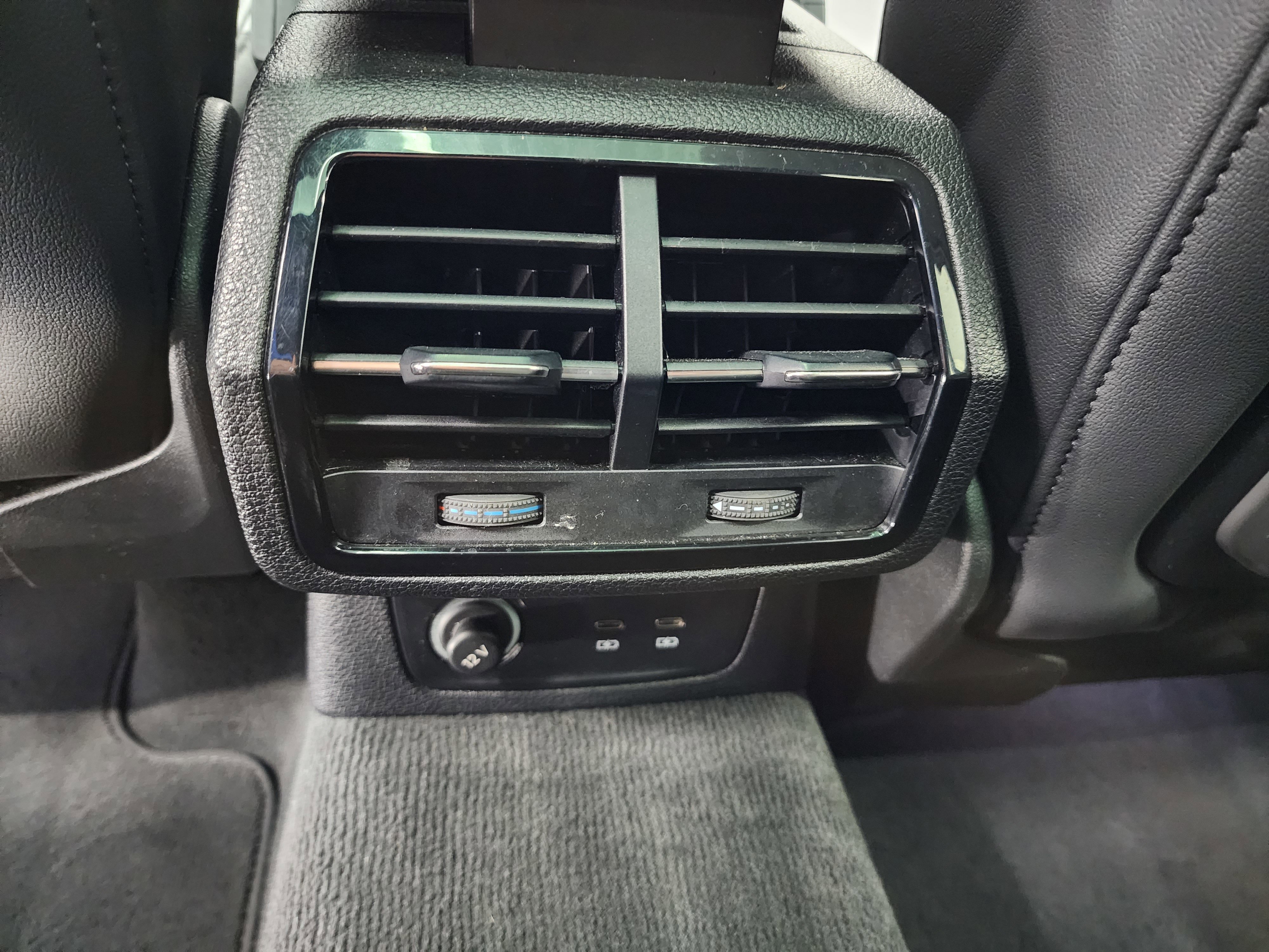 Used 2024 Audi Q3 2.0T Premium image 35