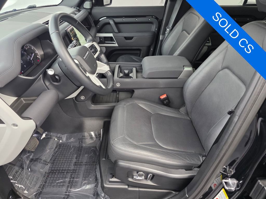 Used 2023 Land Rover Defender 130 SE image 8