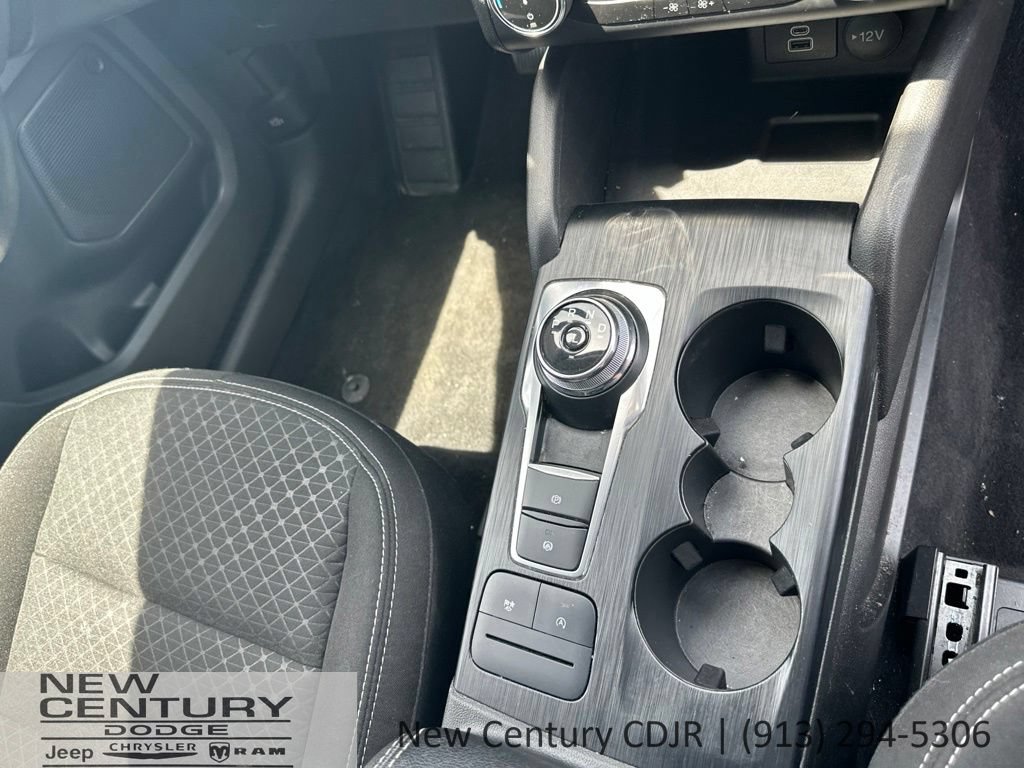 Used 2025 Ford Escape Active AWD/4WD image 23