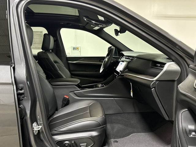New 2026 Jeep Grand Cherokee Limited w/ Limited Altitude Package AWD/4WD image 23