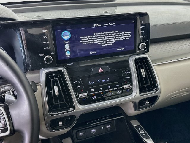Used 2023 Kia Sorento SX Prestige w/ Panoramic Sunroof Package AWD/4WD image 17