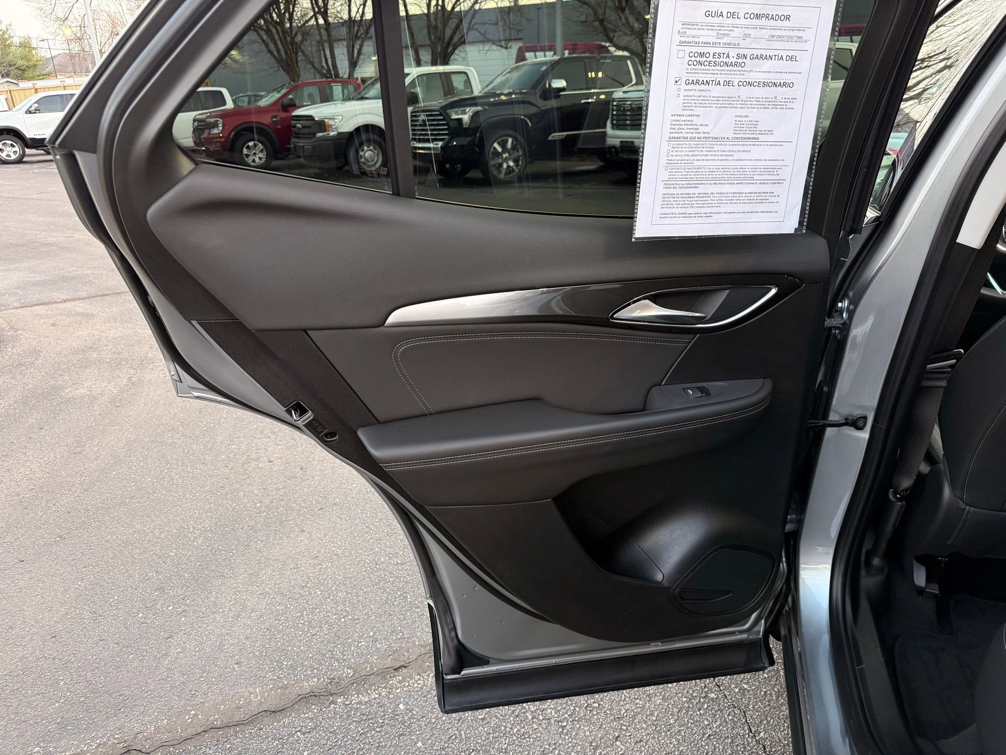 Used 2025 Buick Envision Preferred image 31