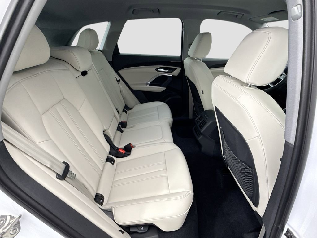 Used 2025 Audi Q5 Premium w/ Convenience Package image 22