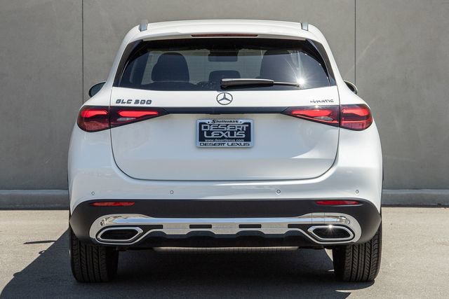 Used 2025 Mercedes-Benz GLC 300 4MATIC image 4