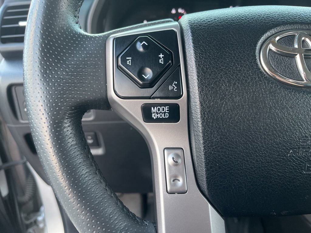 Used 2022 Toyota 4Runner SR5 AWD/4WD image 21