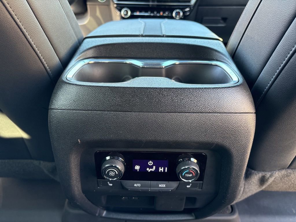 Used 2024 Chevrolet Traverse RS image 48