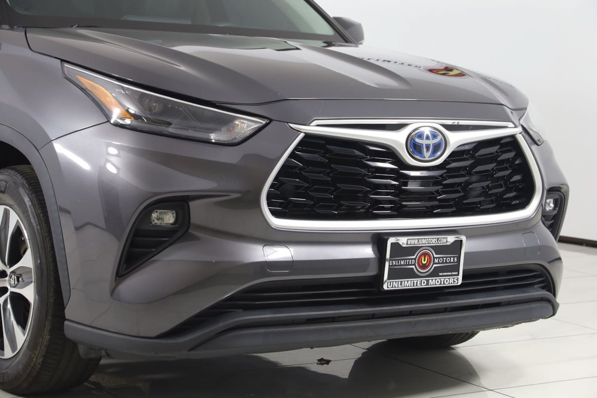 Used 2022 Toyota Highlander XLE FWD image 37