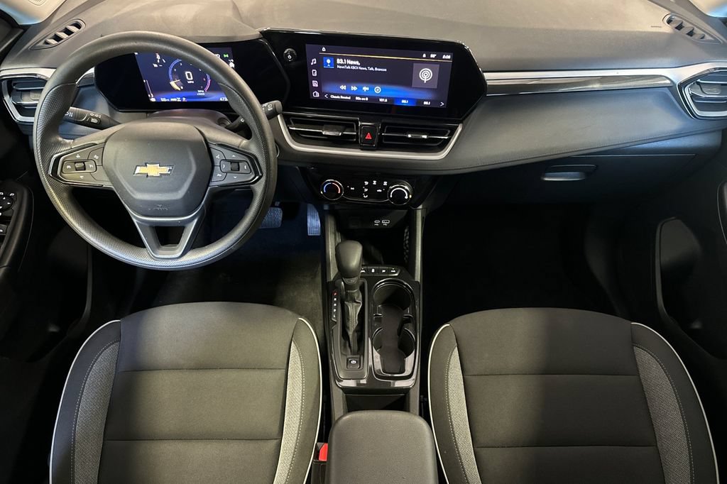 Used 2025 Chevrolet TrailBlazer LT AWD/4WD image 13