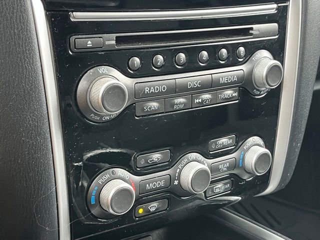 Used 2019 Nissan Pathfinder SV image 24