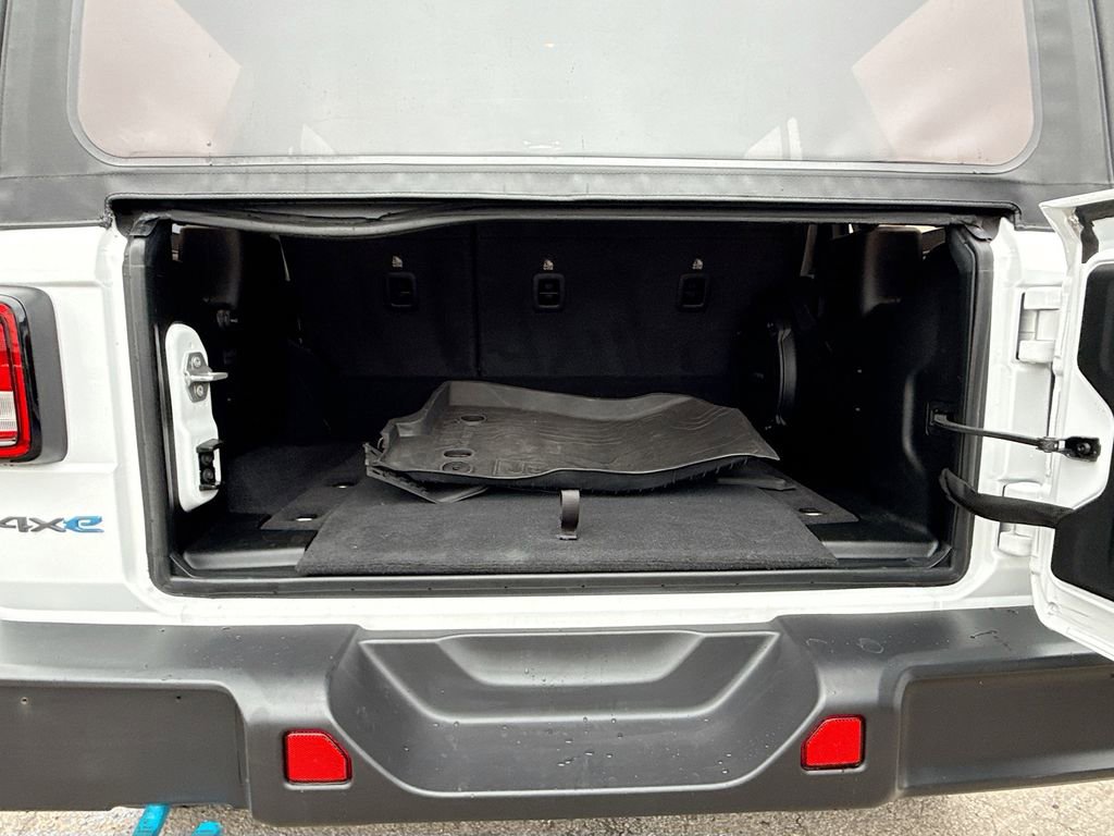 Used 2023 Jeep Wrangler Unlimited w/ Cold Weather Group image 30