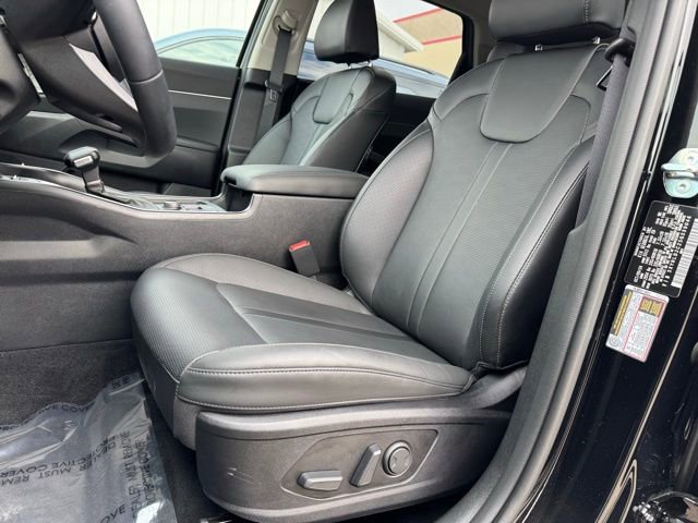 Used 2025 Kia Sorento S image 5