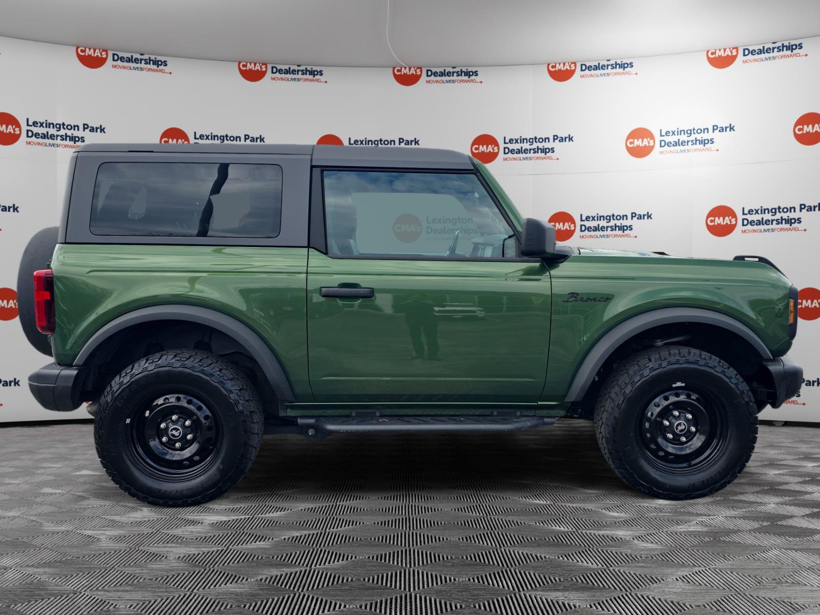 Used 2022 Ford Bronco Black Diamond image 8