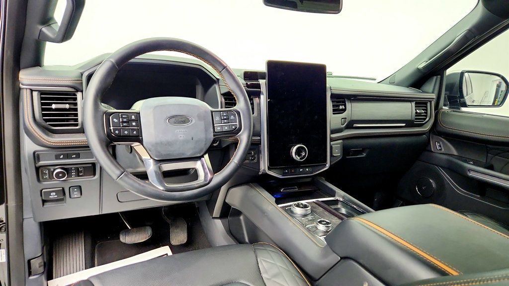 Used 2024 Ford Expedition Platinum AWD/4WD image 13