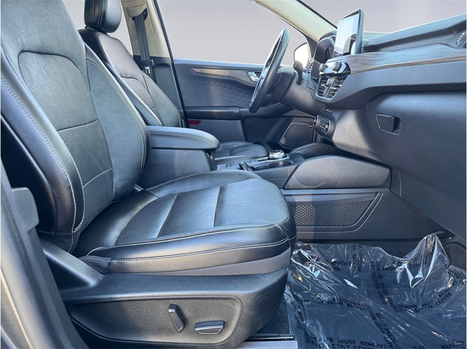 Used 2020 Ford Escape Titanium image 20