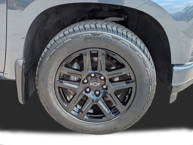 Used 2022 Chevrolet Silverado 1500 Custom w/ LPO, Blackout Package AWD/4WD image 11