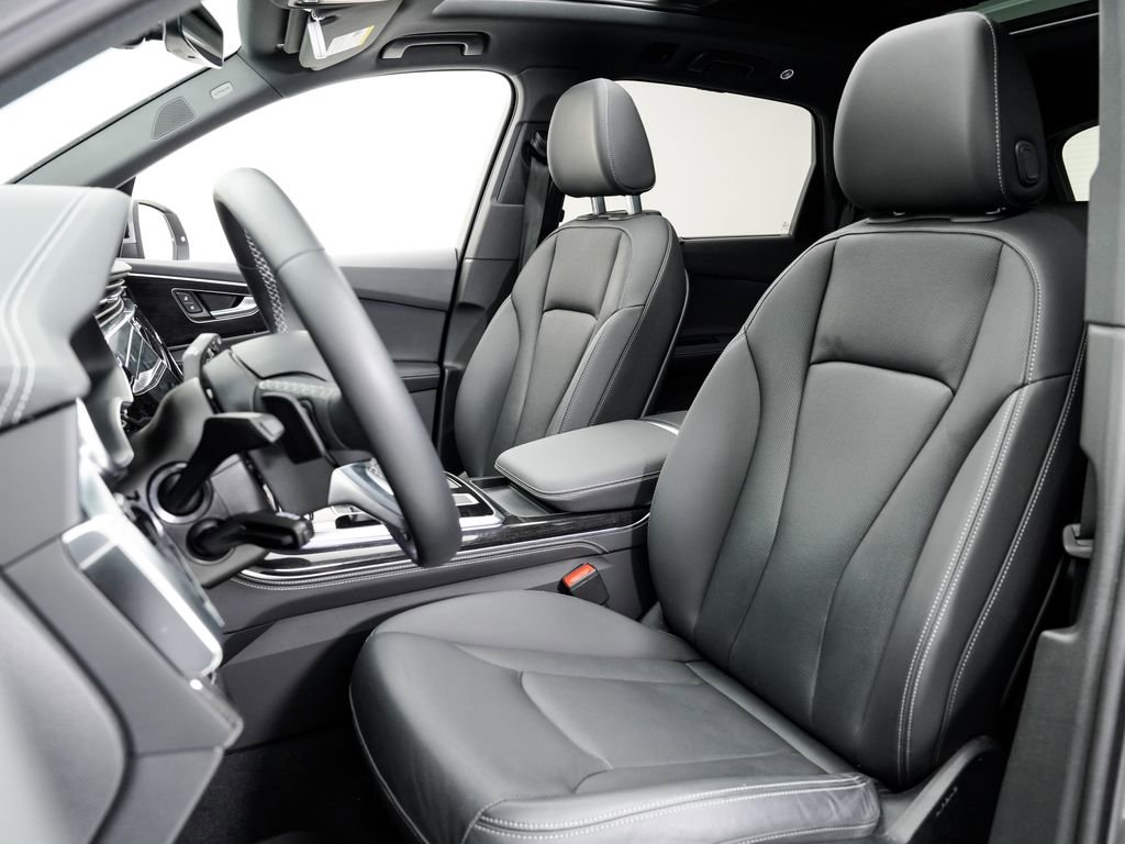 Certified 2025 Audi Q7 3.0T Premium Plus AWD/4WD image 5
