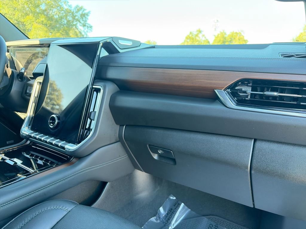 Certified 2025 GMC Yukon Denali image 29