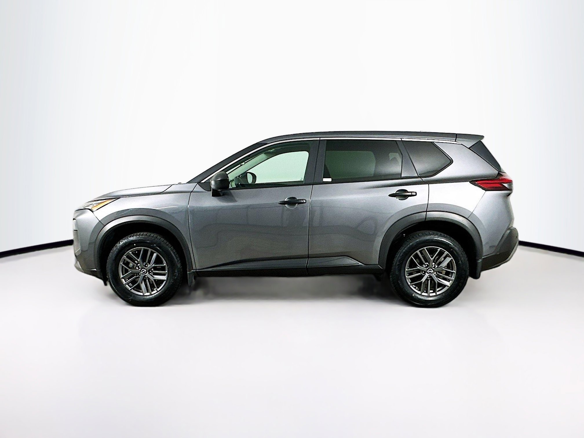 Used 2023 Nissan Rogue S AWD/4WD image 4
