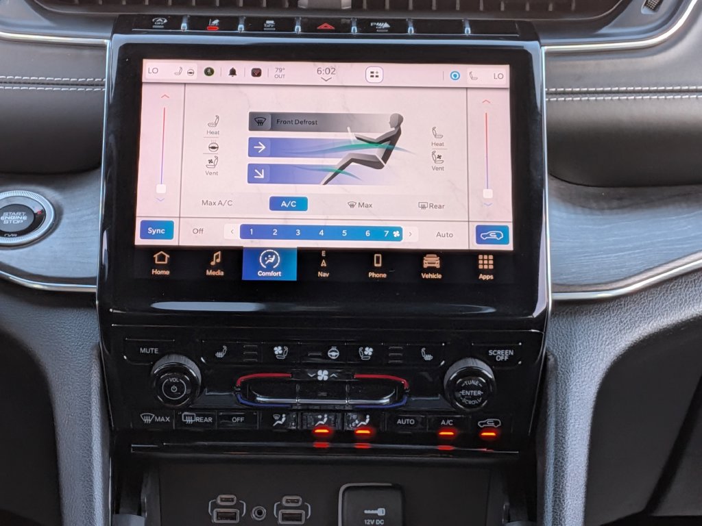 Certified 2023 Jeep Grand Cherokee Overland AWD/4WD image 29
