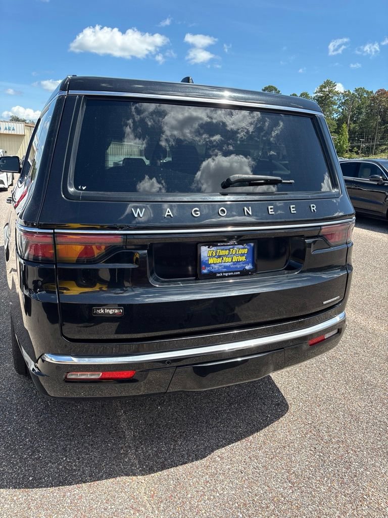 Used 2024 Jeep Wagoneer L Series II w/ Flexible Seating Group RWD image 8
