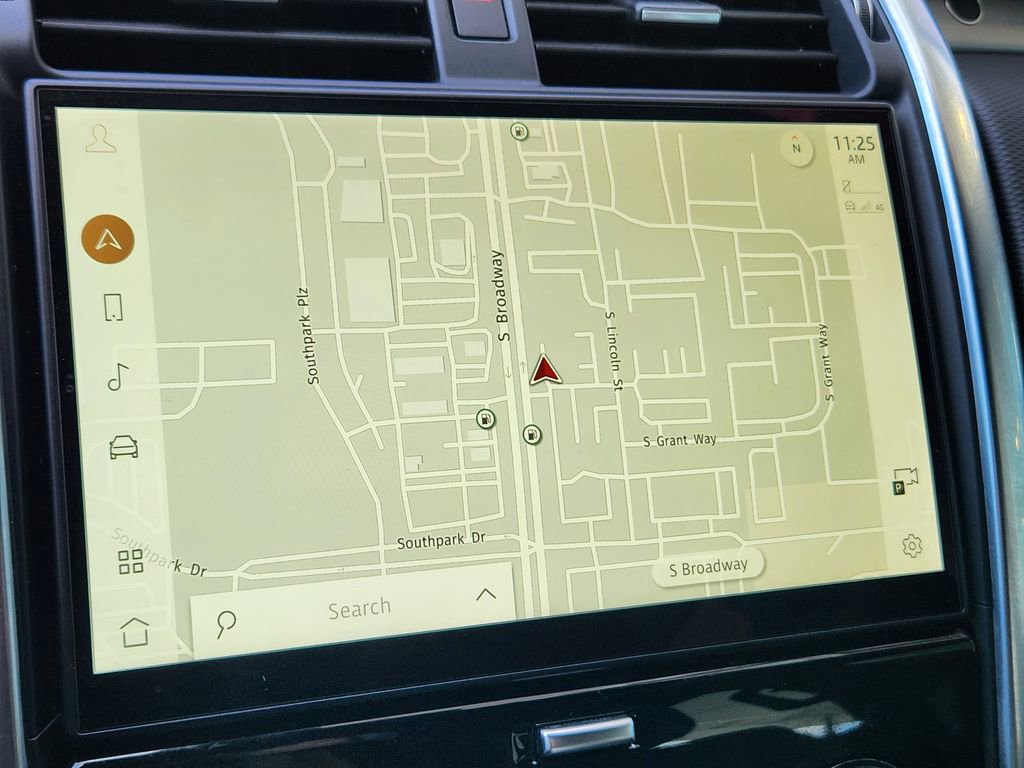 Used 2022 Land Rover Discovery S R-Dynamic image 17