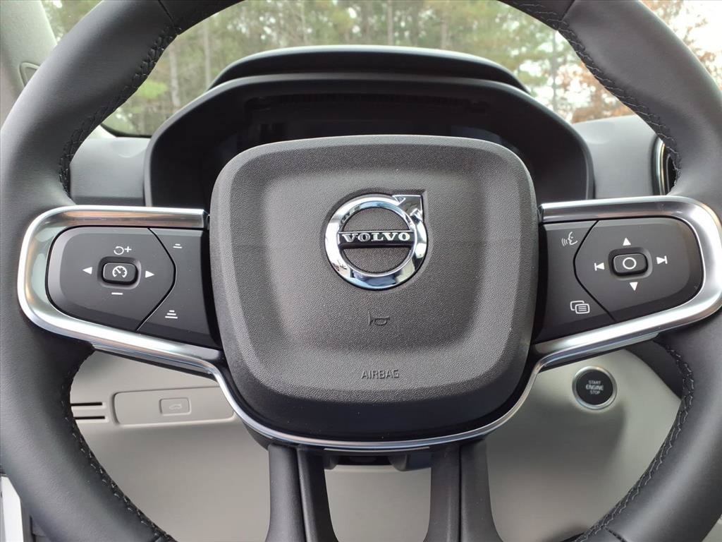 New 2026 Volvo XC40 B5 Plus w/ Protection Package Premier AWD/4WD image 29