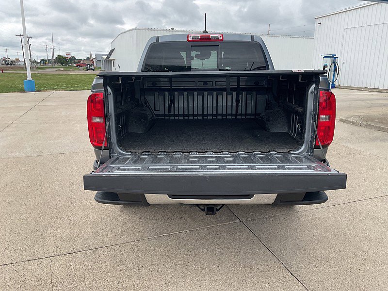 Used 2018 Chevrolet Colorado LT w/ Luxury Package, Chrome AWD/4WD image 9