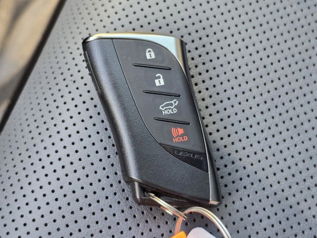 Used 2023 Lexus RZ 450e Premium image 35