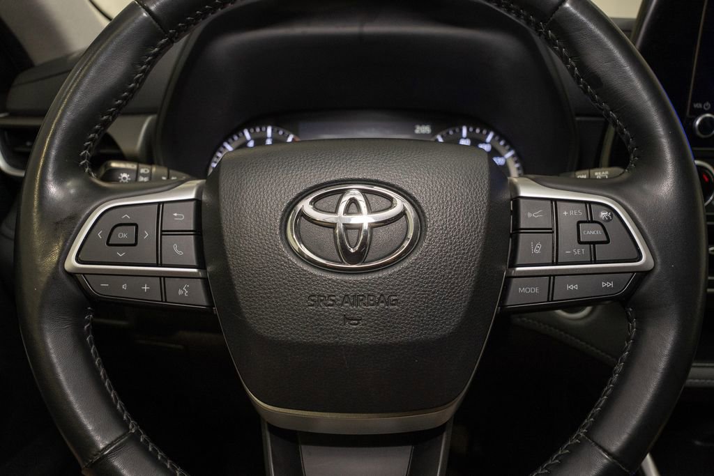 Used 2024 Toyota Highlander LE image 19