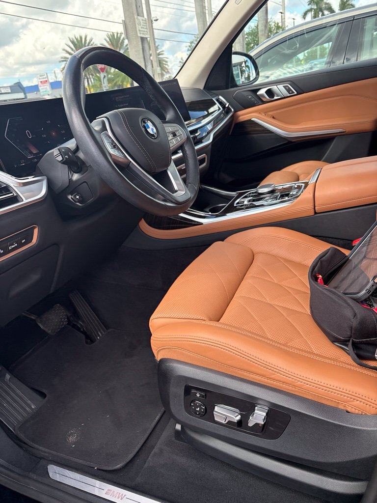 Certified 2024 BMW X7 xDrive40i w/ Climate Comfort Package AWD/4WD image 4