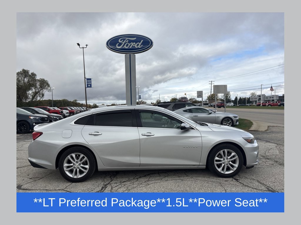 Used 2017 Chevrolet Malibu LT FWD image 1