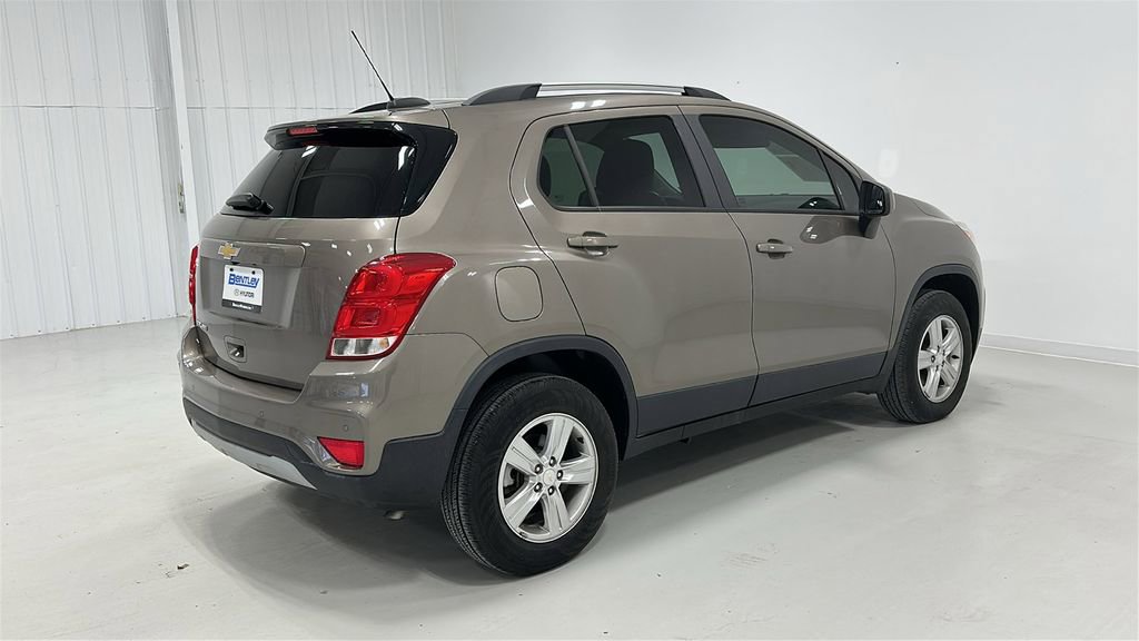 Used 2022 Chevrolet Trax LT w/ Premium Seat Package image 5