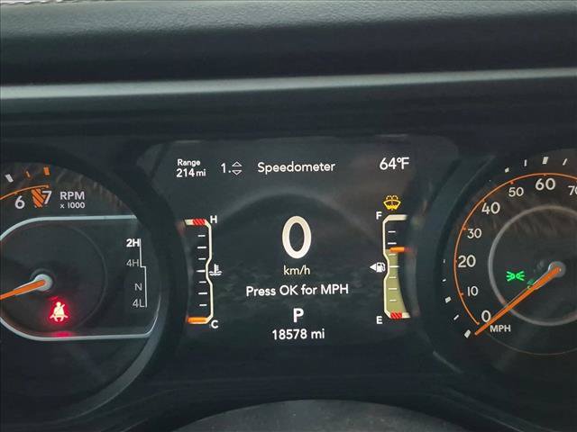 Used 2024 Jeep Gladiator Mojave w/ Technology Group AWD/4WD image 9