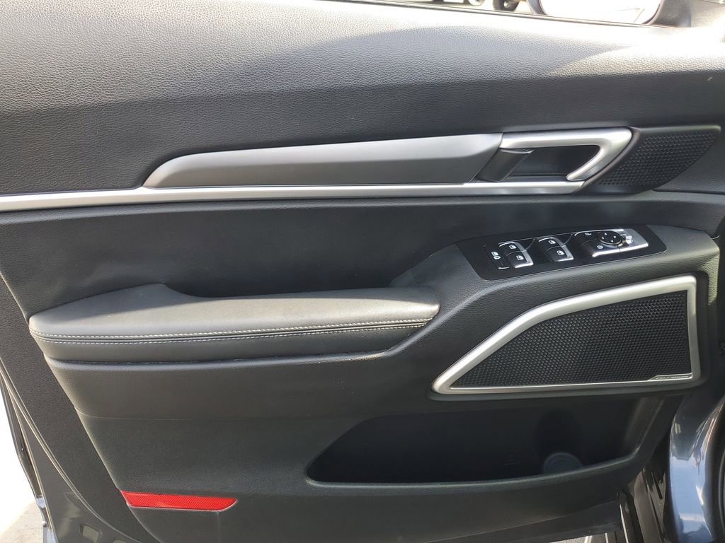 Used 2022 Kia Telluride LX image 19