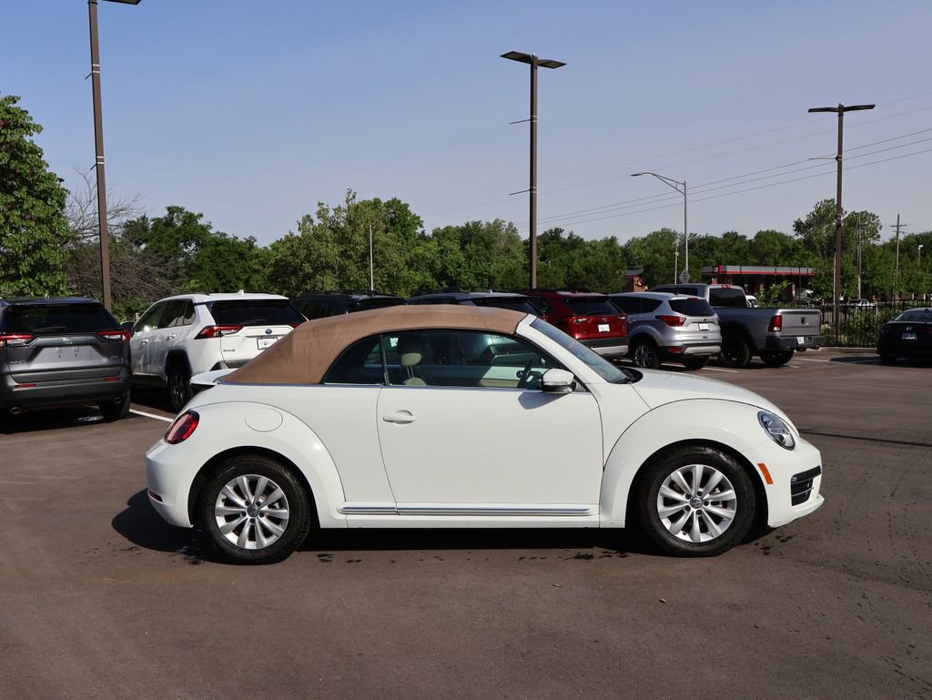 Used 2019 Volkswagen Beetle 2.0T S FWD image 9
