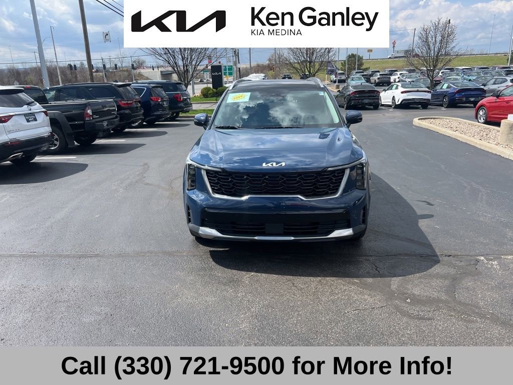 Certified 2025 Kia Sorento S w/ Panoramic Sunroof Package image 5